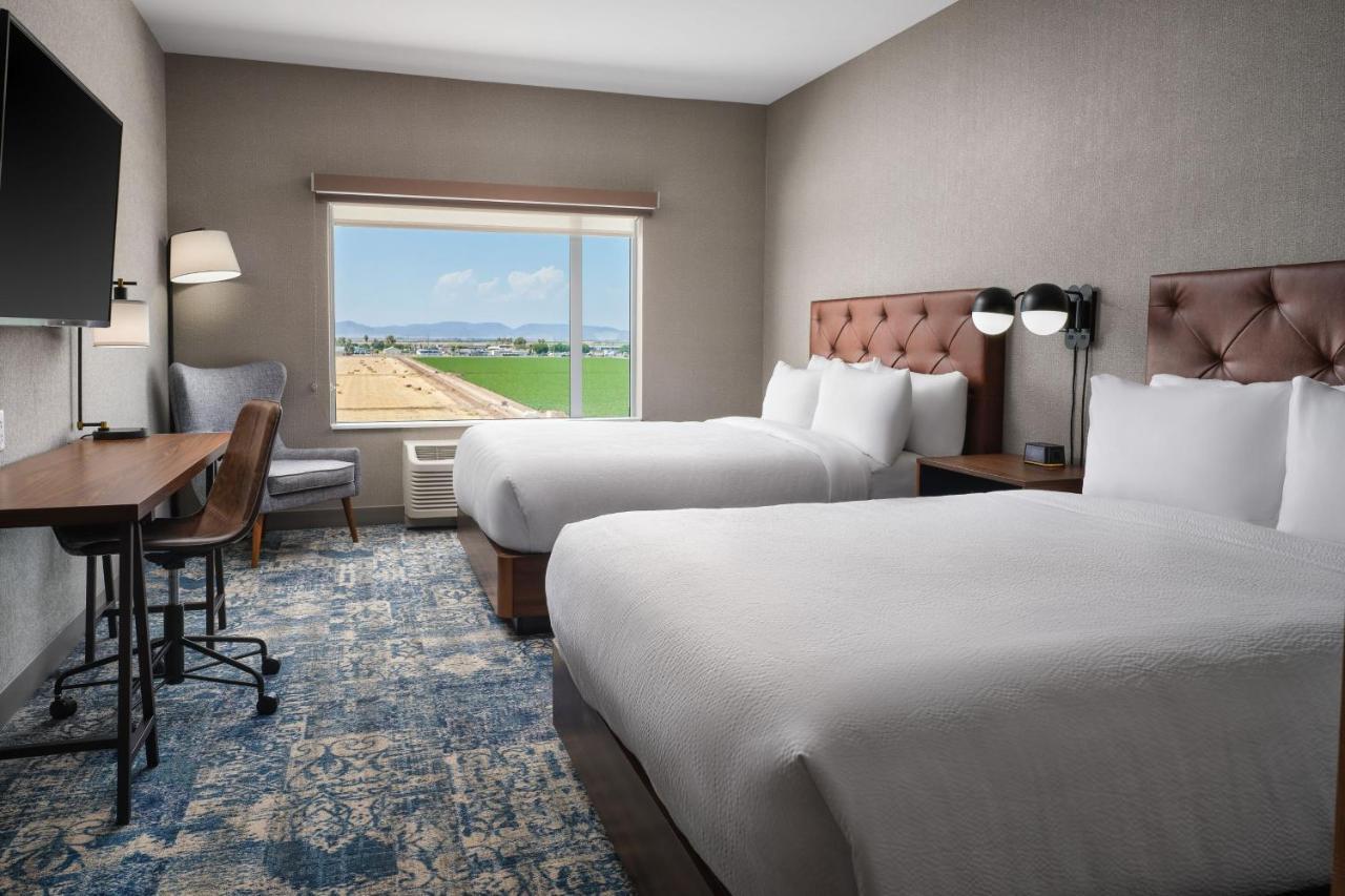 Four Points By Sheraton Юма Екстериор снимка